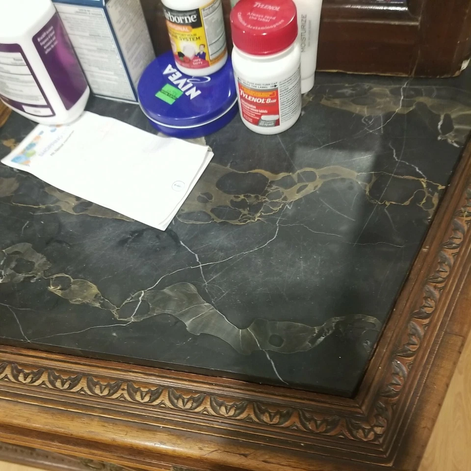 Cómoda antigua con tapa de mármol negro y cajón de servidor Foto 3 de 4