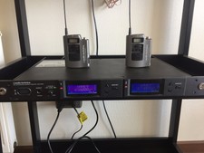 Audio Technica Aew-r5200 Uhf Receiver W/ 2 Aew-t1000 Uhf Transmitters