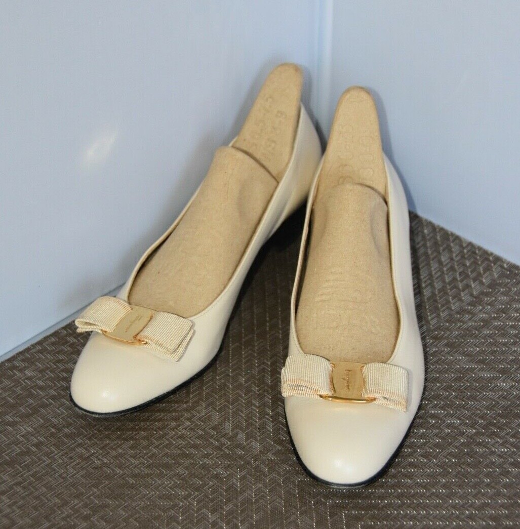 Salvatore Ferragamo VARA Beige Bow Pump Loafer Shoes Size AAA