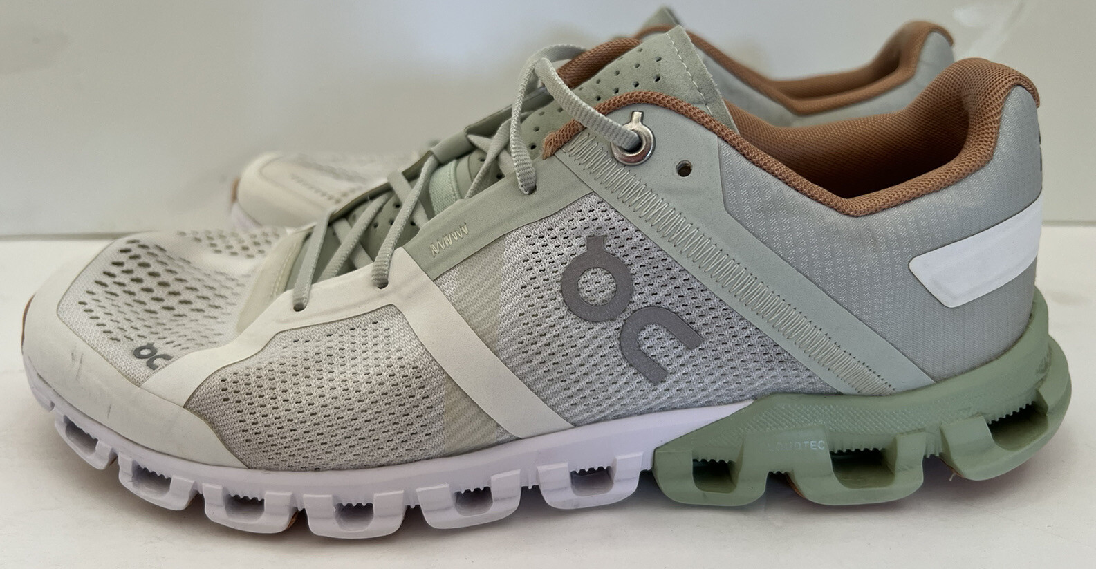 On Running Cloudflow 2 Aloe White Green Running Shoes… Gem