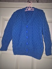 Neue schöne süße Baby Jacke Größe 3 - 5 Jahre handgefertigt gestrickt