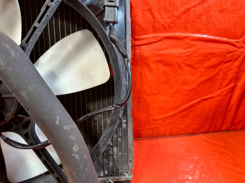 93-97 HONDA DEL SOL 92-00 CIVIC - RADIADOR CON VENTILADOR Y MANGUERAS - OEM #295 Foto 4 de 4