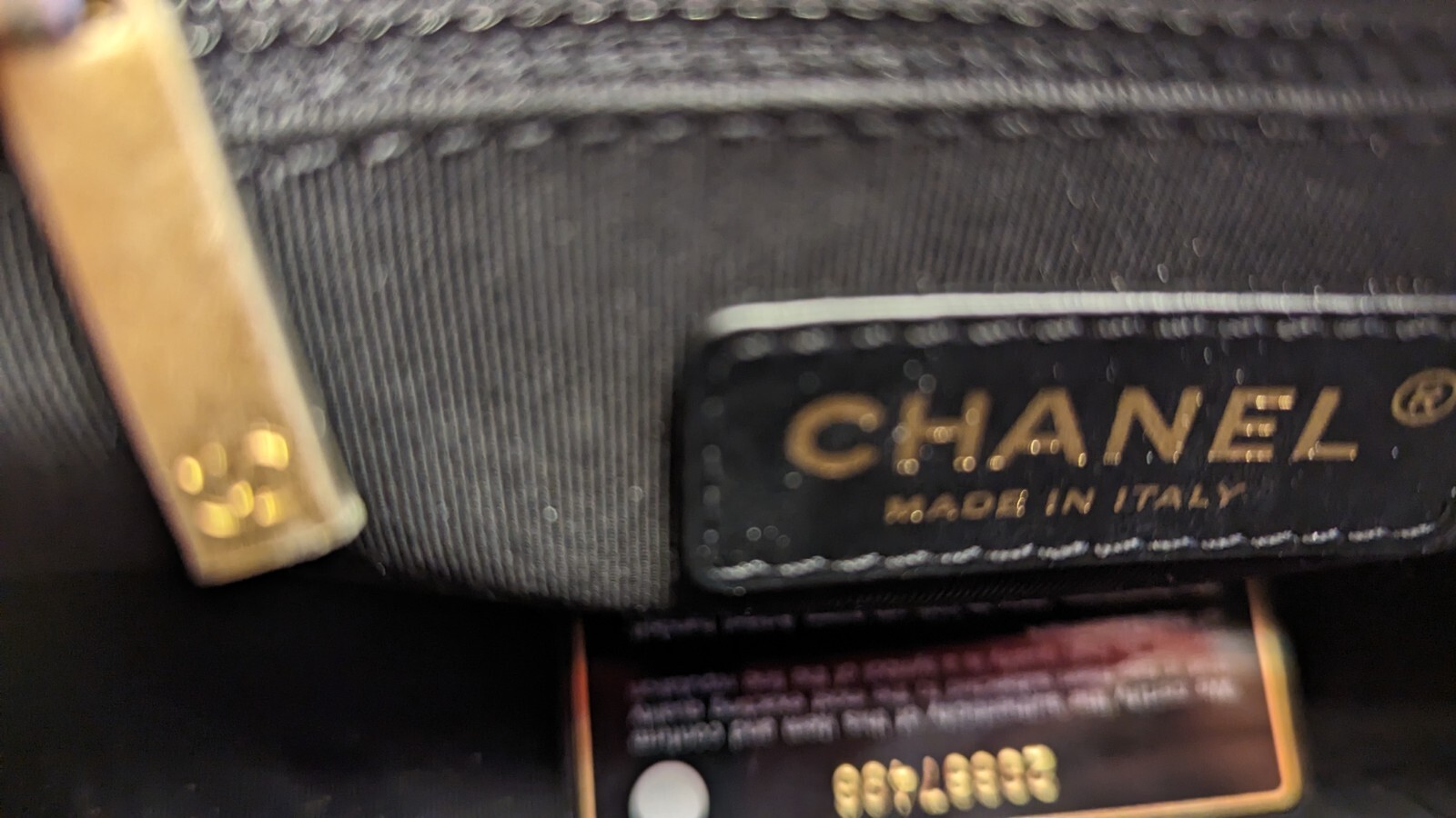 CHANEL quilted lambskin crossbody flap bag 2019 collection, new with COA