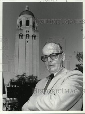 #ad 1980 Press Photo W. Glenn Campbell at Hoover Institution Palo Alto California $24.99