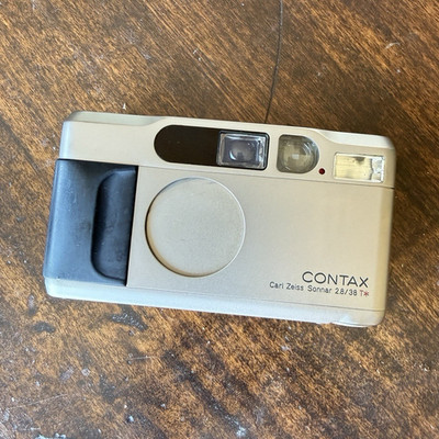 Contax T2 35mm Point & Shoot Autofocus w/ Zeiss Sonnar 38mm f/2.8 T*