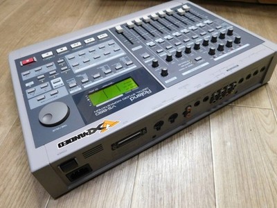 Roland VS-880 Multitrack Recorder Digital Studio Workstation V