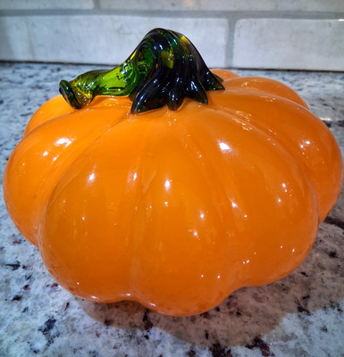 Large Artisan GLASS 6 inch ORANGE PUMPKIN W/ curly stem hand blown Halloween