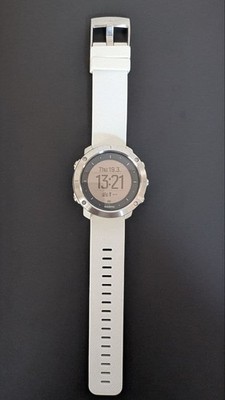 Suunto Traverse GPS-Uhr weiß Digital Outdoor Sport aus Japan
