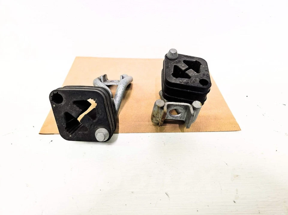 /\ Soportes traseros silenciador bmw 550i f10 11-19 18-20-7-578-229, 18-20-7-578-230 OEM Foto 3 de 4