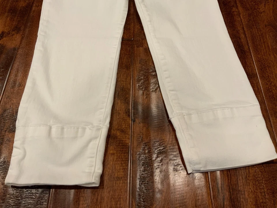 Joe's Jeans White Denim "Socialite Kicker" Capri Jeans, Size 26 - Image 4 of 4