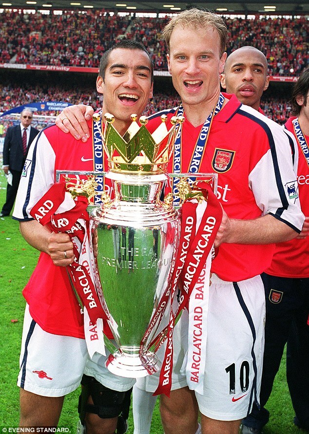 2001-02 Arsenal Home S/S No.10 BERGKAMP Premier League 01-02 2001-02 Arsenal Home S/S No.10 BERGKAMP Premier League 01-02