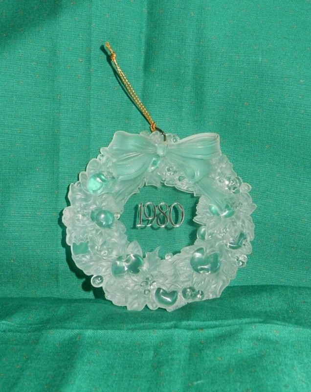 Vintage Hallmark 1980 Acrylic Wreath Christmas Ornament