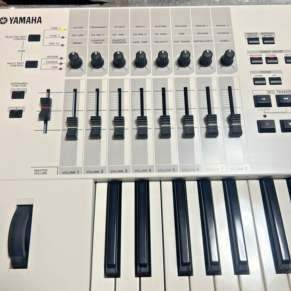 Yamaha MOTIF XF6 61-Key Music Synthesizer Workstation - Versand aus Japan - Bild 3 von 4