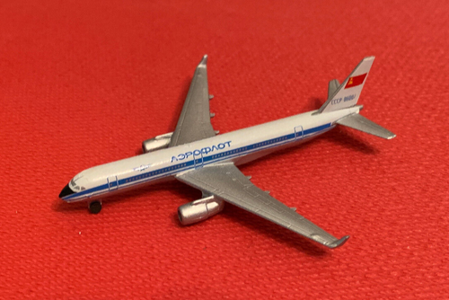 Soviet Commercial Jets. Die Cast Metal by: Schabak. 2.75 - 3.5 inch wingspans. - Picture 8 of 9