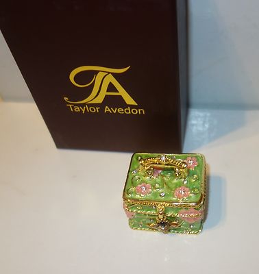 Taylor Avedon Collectible Green Treasure Chest  authentic new + box $140
