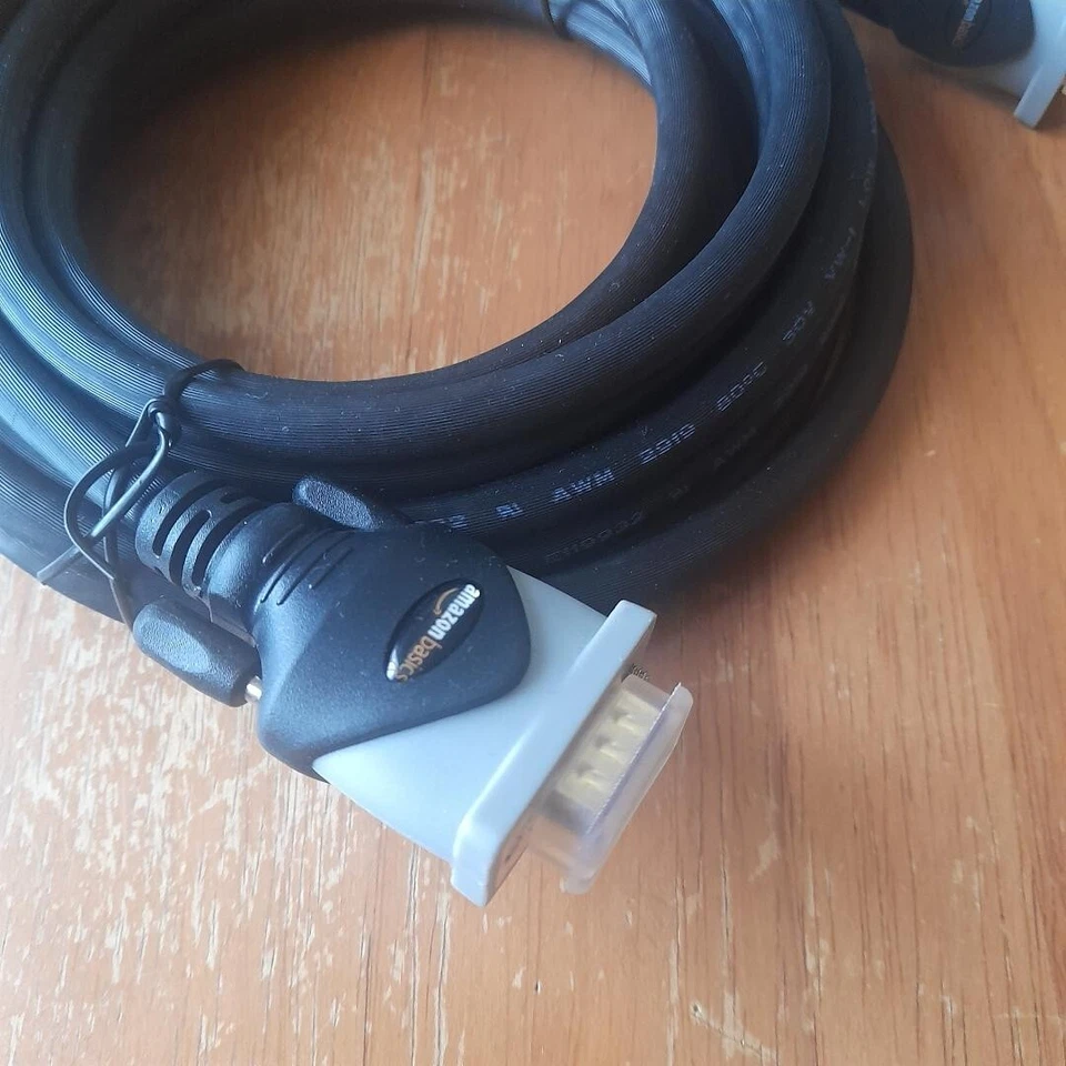 Amazon Basics VGA Monitor Black & VGA to VGA Cable - 15 Feet - Image 4 of 4