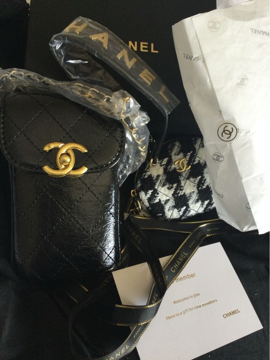 New CHANEL MAKEUP Novelty BEAUTY Smartphone Pouch Shoulder New CHANEL MAKEUP Novelty BEAUTY Smartphone Pouch Shoulder