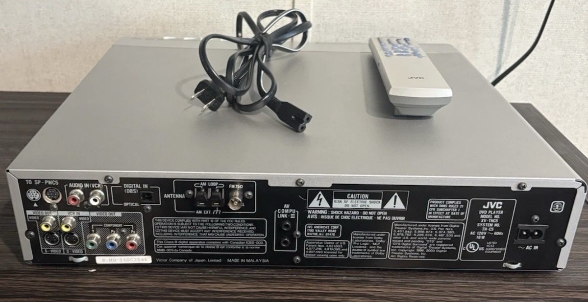 Victor・JVC TH-A5 JVC TH-A5 DVD home theater system at Crutchfield