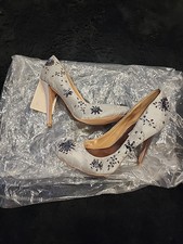 New Badgley Mischka SANOMA Embellished Lace Pumps Gray Size 6.5