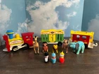 Vintage Fisher Price Little People Play Family Circus Train 991. VERY CLEAN