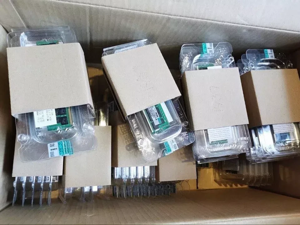 Server Memory P43331-B21 P43333-0A1 HPE 64GB 2Rx4 DDR5 PC5-4800 EC8 RDIMM Gen11 - Image 2 of 2