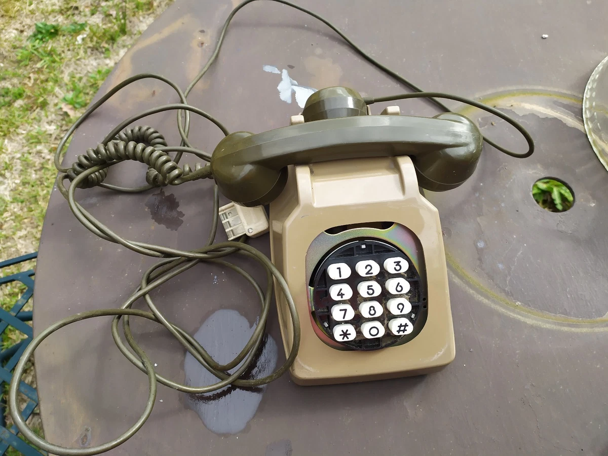 VINTAGE TELEPHONE SOCOTEL S63 Beige Et Kaki A Touches EUR 25,00 - FR
