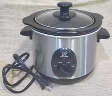 CROFTON Slow Cooker 1.5 Qt - Model No.  BS12-15 small for Dorms, RV's Etc