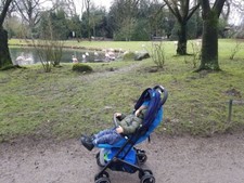 BG QBIT Plus Buggy, faltbar blau gebraucht, auf Reisen im Handgepäck verstaubar 