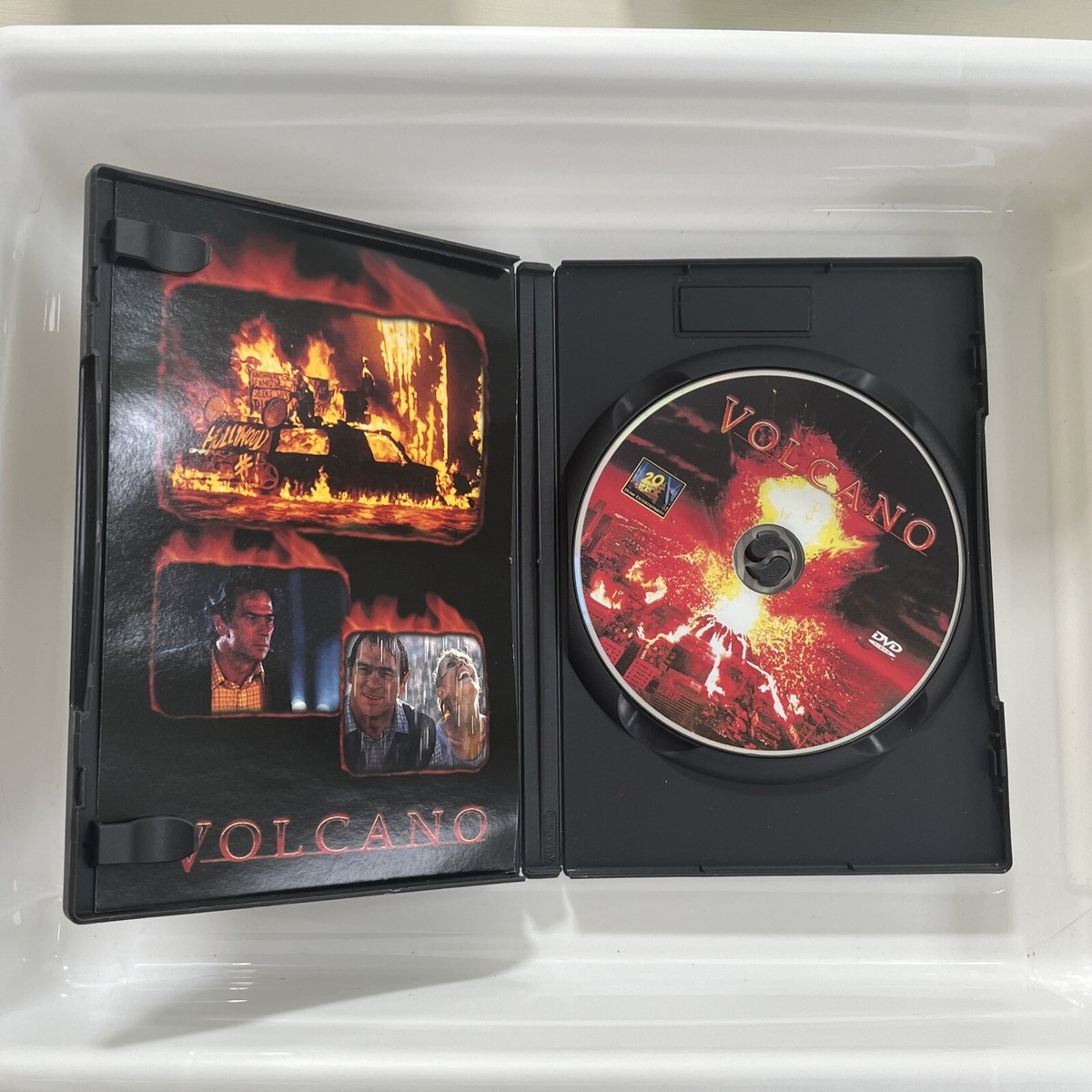 Volcano (DVD, 2006, Widescreen Sensormatic) Tommy Lee Jones