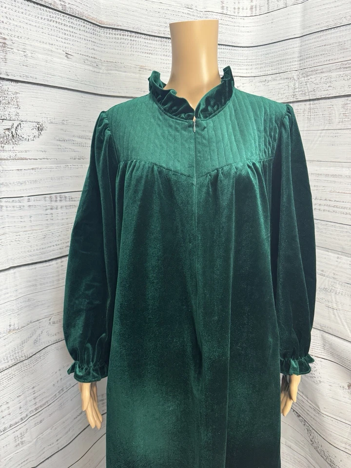 Abrigo de casa vintage Aria verde esmeralda terciopelo cremallera frontal canesú acolchado talla M años 70 Foto 2 de 4
