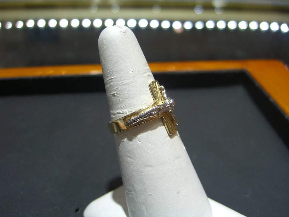 FINE 14 KARAT TWO TONE CRUSIFIX CROSS WRAP BAND RING SIZE  9.5 NEW WOW - Image 3 of 4