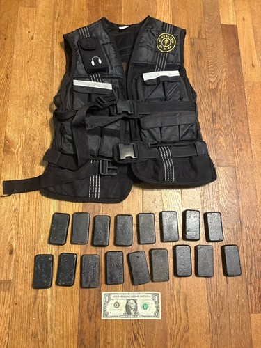 Golds Gym Weight Vest Black Size M/L Weighted  Adjustable w/17 15oz Weights