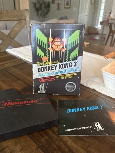 The Original Donkey Kong 3 Arcade Classics Series NES 1986 NES Box And Manual
