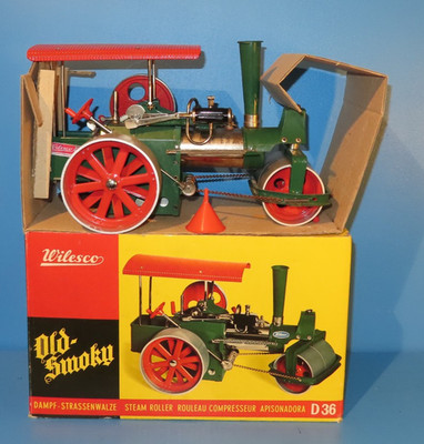 Wilesco D36  Old Smokey  Dampf-Strassenwalze in OvP#9450