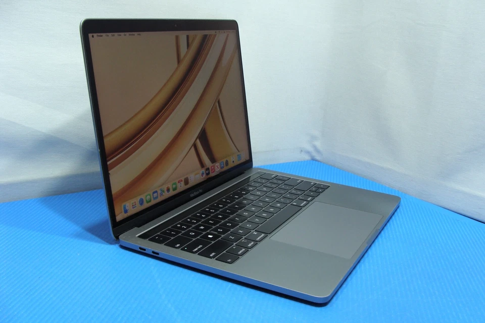 Apple MacBook Pro A1989 (2019) 13.3" Core i5-8279U 2.4GHz 8GB 256GB MV962LL/A - Image 2 of 4