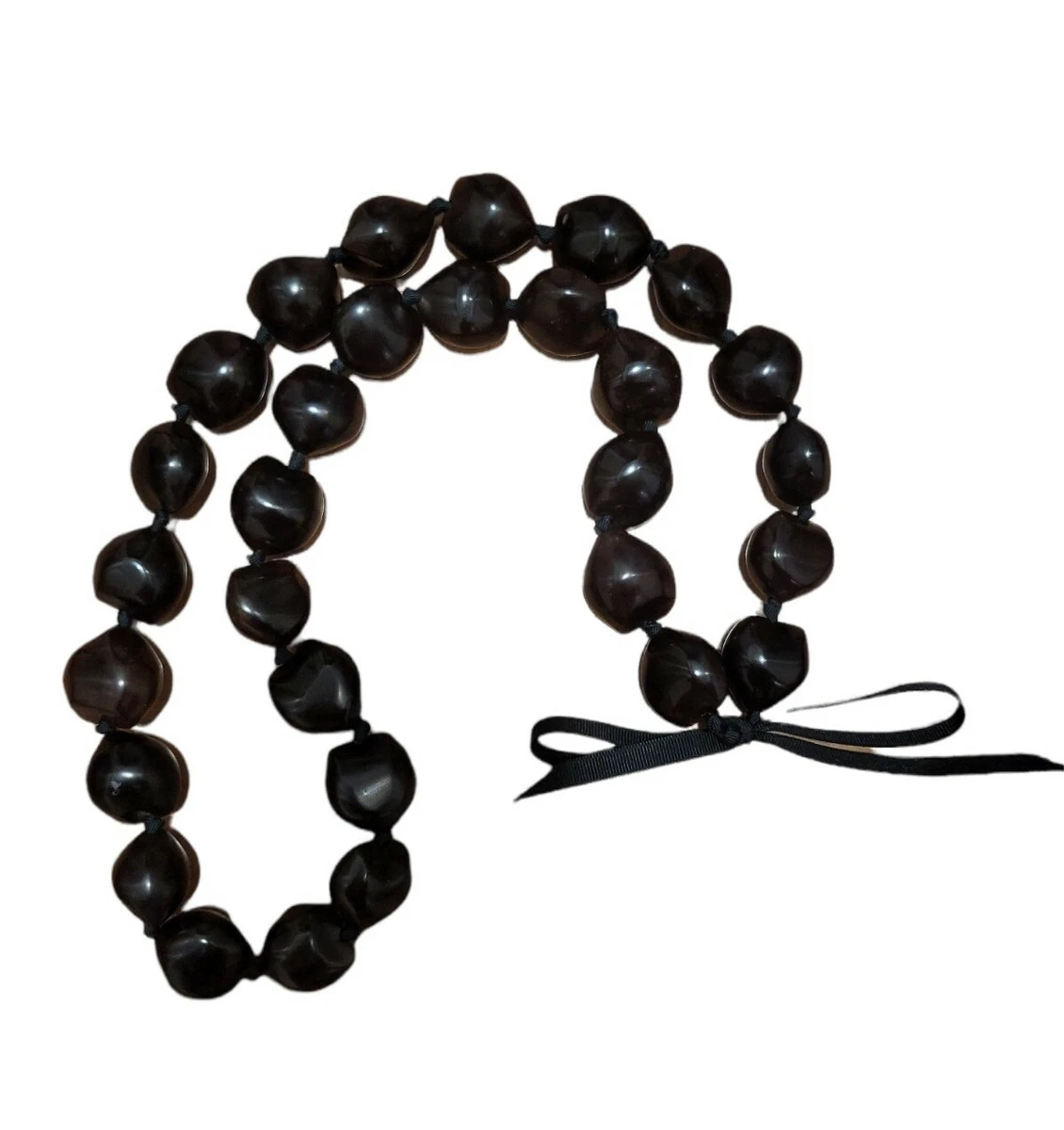 Kukui store nut beads