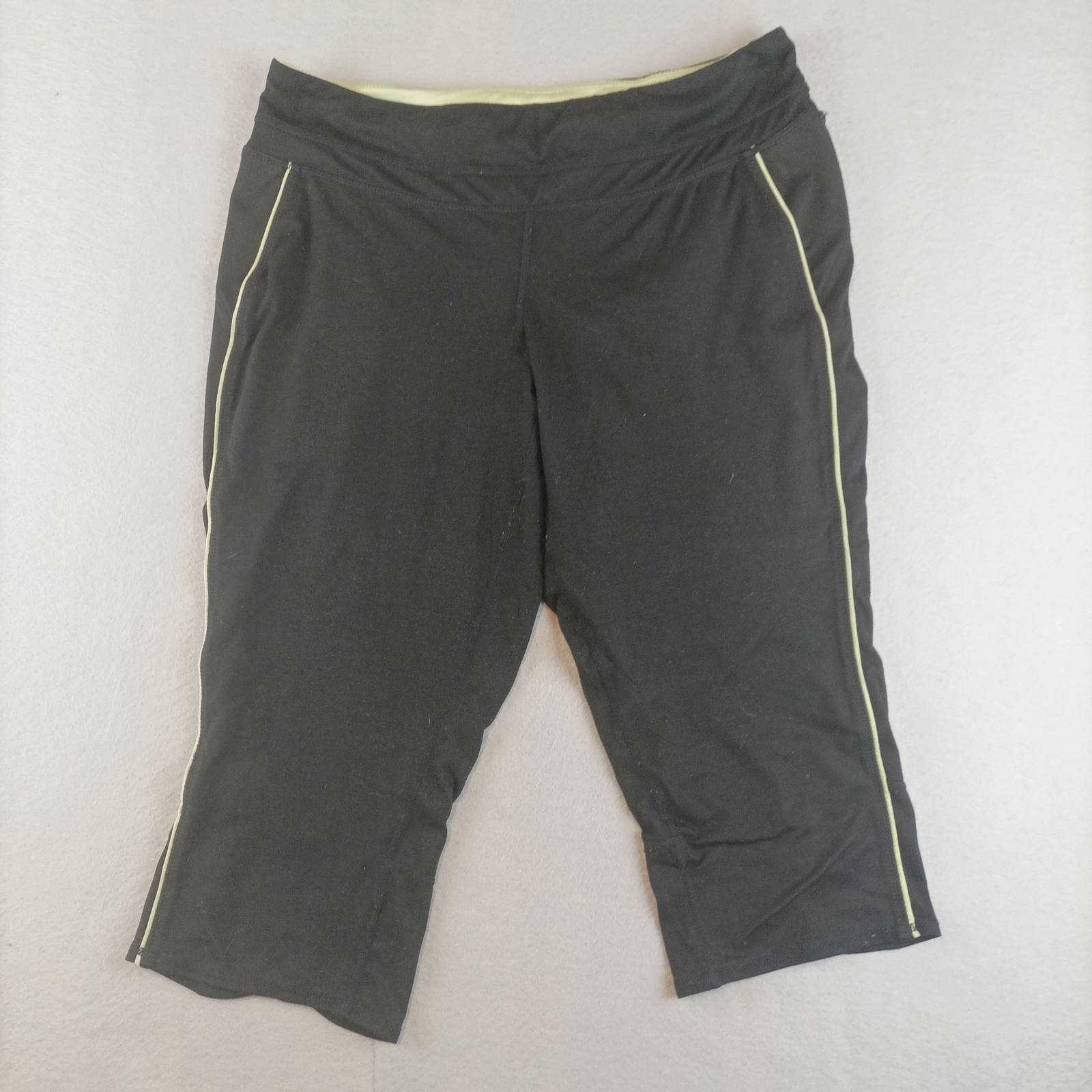 Tangerine Womens Yoga Capri Leggings L Black Scalloped Leg eBay