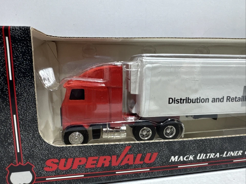 Vintage 1997 ERTL SuperValu Distribution & Retailing Tractor Trailer 1:64 #T751 - Image 3 of 4