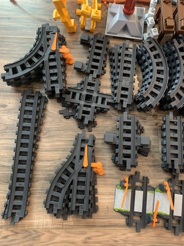Fisher-Price EZ Play Railway Lot Of 165 Pieces Track Trains, Signs And Much More - Picture 7 of 8