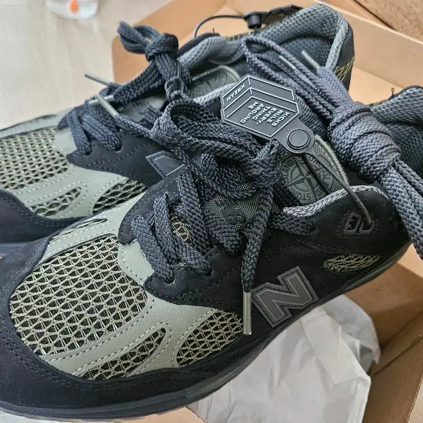 New Balance 991V2 Stone Island Edition - Black/Olive 265mm thumbnail 5