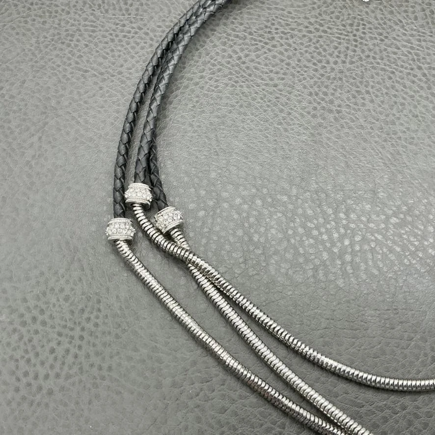 Colar de várias vertentes White House Black Market cordão trançado nó de pavê de prata - Imagem 4 de 4