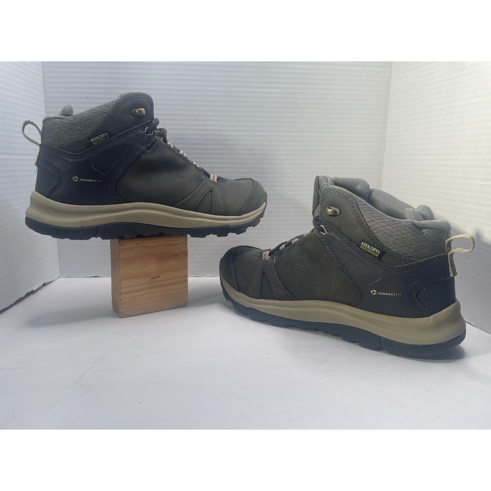 Scarpe da trekking KEEN impermeabili in pelle donna 8 5 trail walking nuove senza etichette