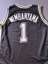 San Antonio Spurs Collecting and Fan Guide 70