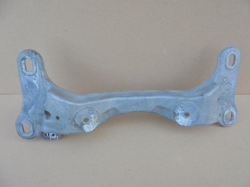 BMW 1er E81 Getriebeträger 6771064 63Tkm