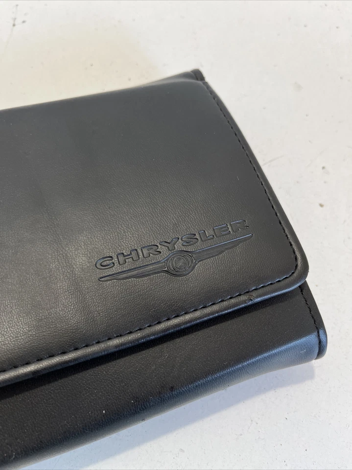 Custodia in pelle con manuale del proprietario della Chrysler 300C, originale - Immagine 2 di 4