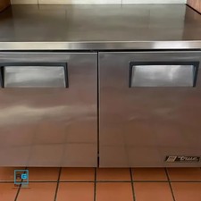 True 2-door TUC-48 - worktop/undercounter refrigerator