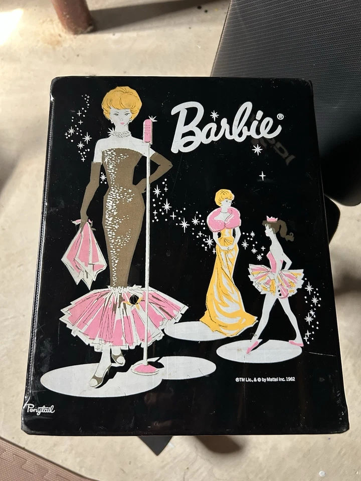 Vintage Original Barbie Doll With Added 1962 Case And Clothes￼ - Image 2 of 4