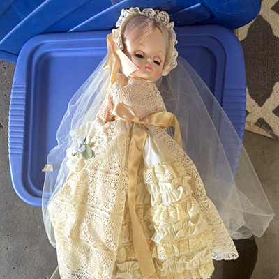 Effanbee Fashion Doll ''I Am An Effanbee'' Heart Tag Lace Dress Veil Blonde