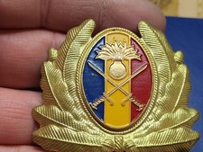 ROMANIA ARMY INFANTRY 1990 - BRASS ENAMEL CAP BADGE - OFFICER1