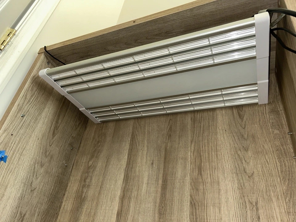 The Green Sunshine Company Electric Sky 180 V3 200W Foto 2 de 4